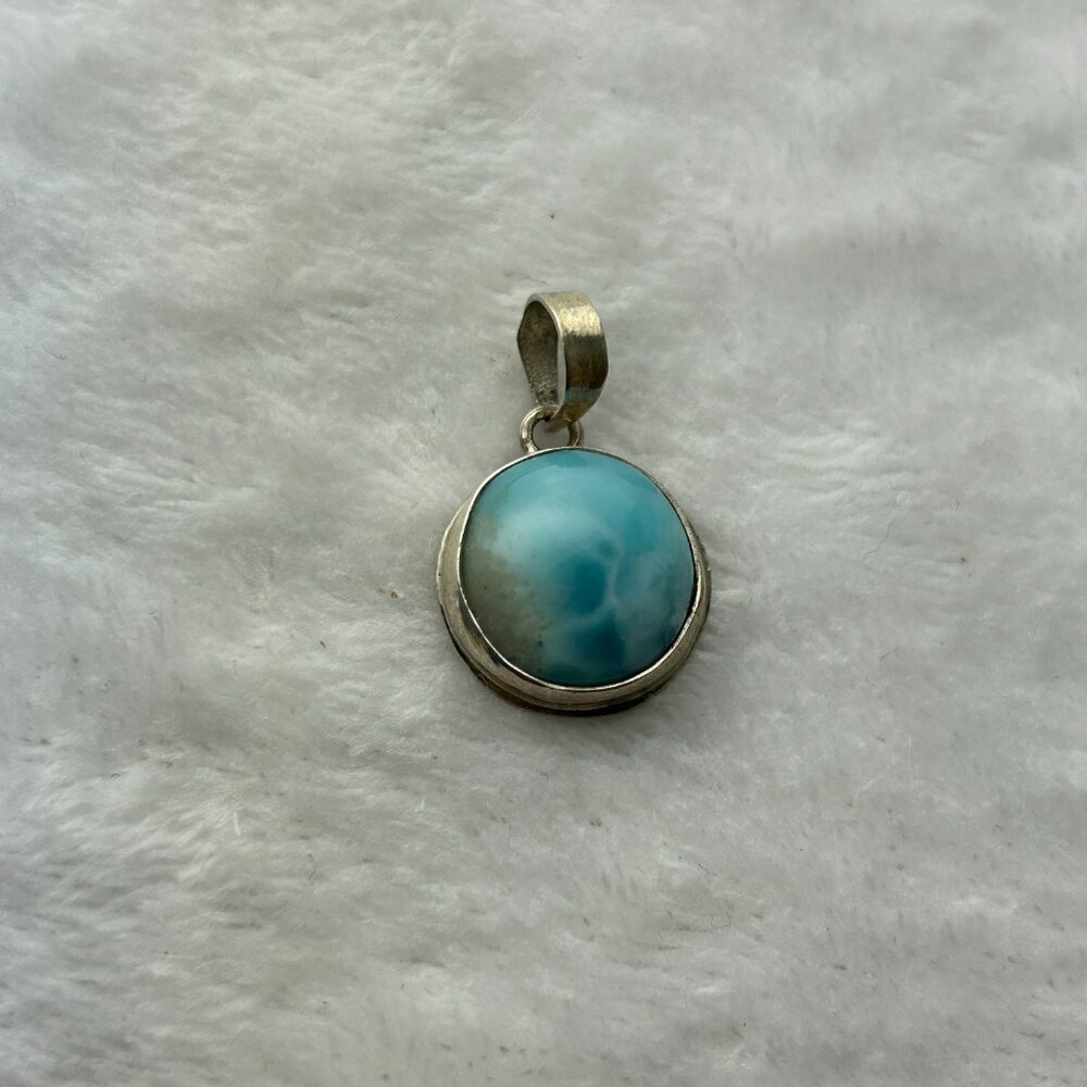 Vintage 925 Sterling Silver Light Blue LARIMAR Round Pendant